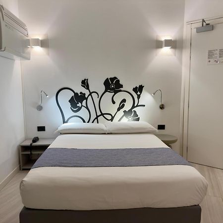 Hotel Europa Варезе Экстерьер фото